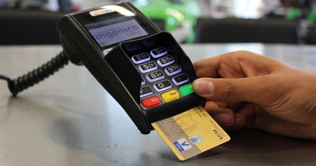 ec-cash-1750490_1280.jpg