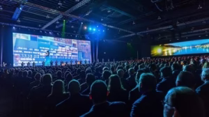 [Público de Conferência Assistindo](https://stockcake.com/i/conference-audience-viewing_1011112_1103410) by [StockCake](https://stockcake.com)